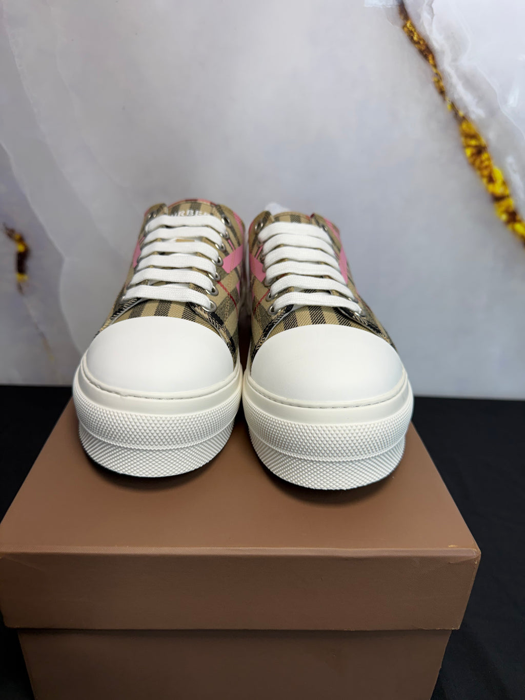 Up
(Women) Burberry Low-Top Lace-Up 'Pink' 80723741