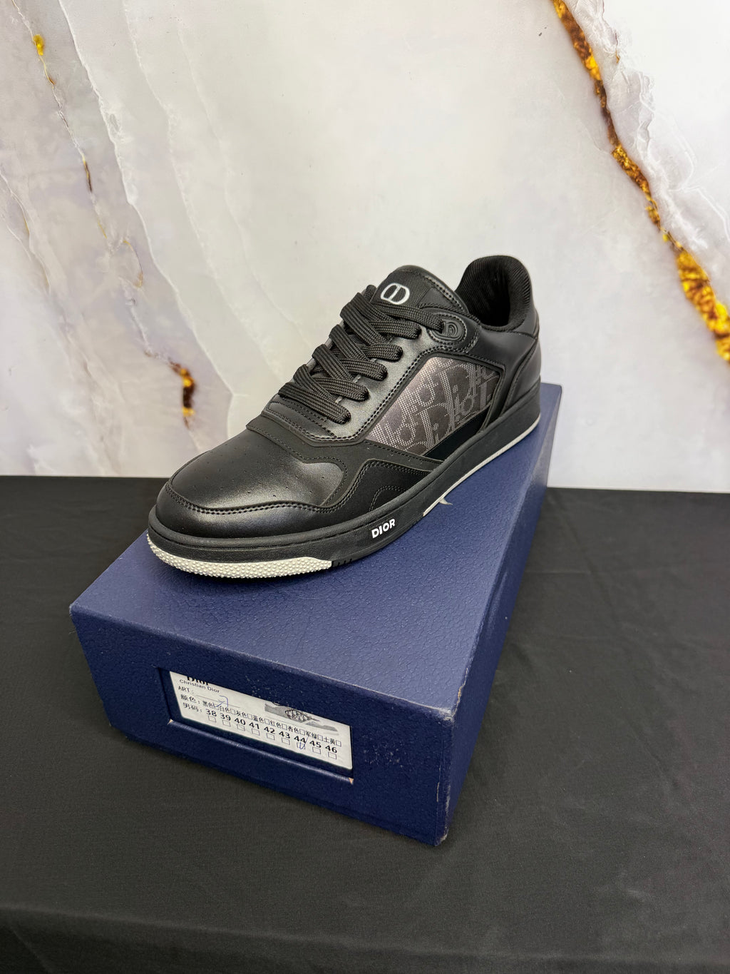 B27 Uptown Low-Top Sneaker