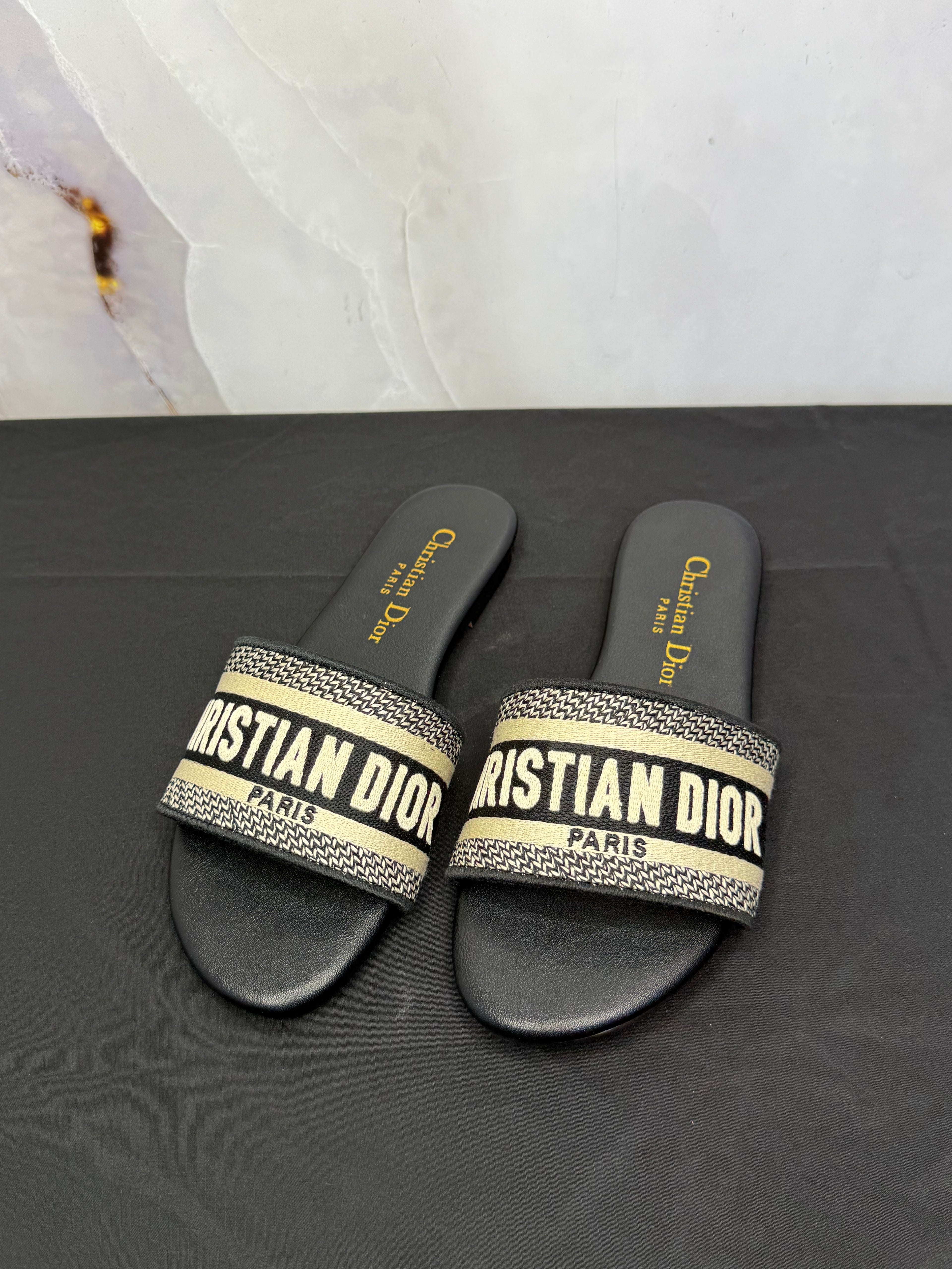 Dior Dway slide